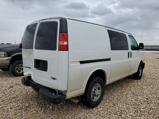 1GCWGAFF7H1188500 - 2017 CHEVROLET EXPRESS G2 WHITE photo 3