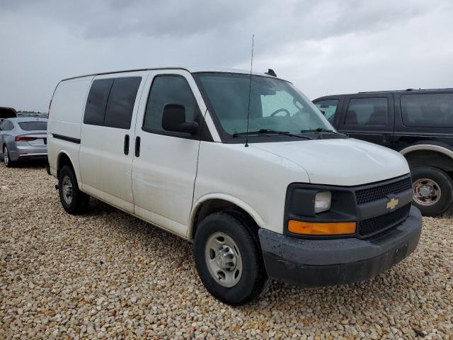 1GCWGAFF7H1188500 - 2017 CHEVROLET EXPRESS G2 WHITE photo 4