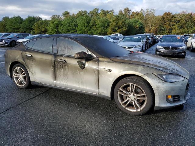 5YJSA1CG0DFP21124 - 2013 TESLA MODEL S Այրված լուսանկար 4