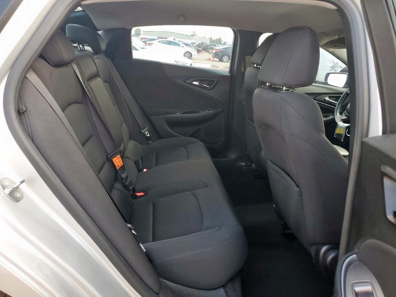 1G1ZB5ST2HF200434 - 2017 CHEVROLET MALIBU LS Argent photo 10