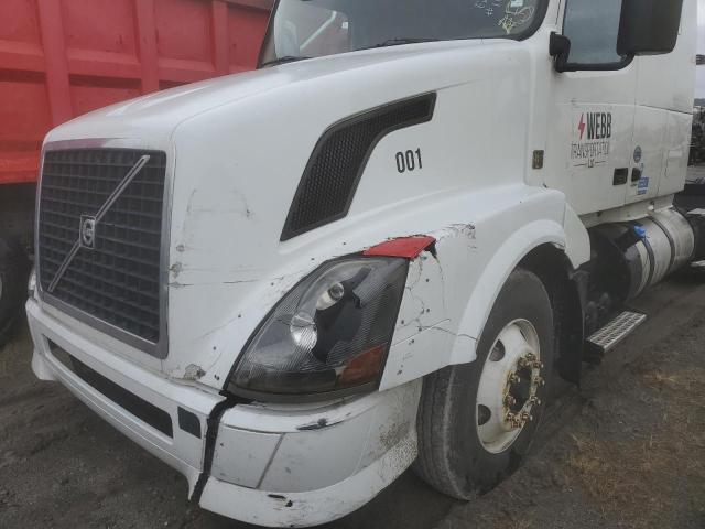 4V4NC9EH9FN188162 - 2015 VOLVO VN VNL WHITE photo 9