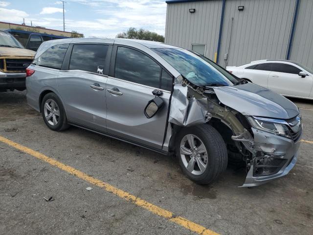 5FNRL6H56LB045886 - 2020 HONDA ODYSSEY EX SILVER photo 4