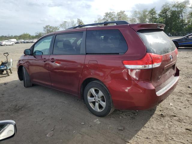 5TDKK3DC6BS117395 - 2011 TOYOTA SIENNA LE RED photo 2