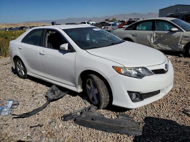 4T1BF1FK1EU351517 - 2014 TOYOTA CAMRY L WHITE photo 4