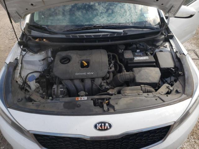 3KPFK4A73HE086284 - 2017 KIA FORTE LX WHITE photo 11