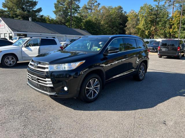 5TDJZRFH7HS401226 - 2017 TOYOTA HIGHLANDER SE BLACK photo 1