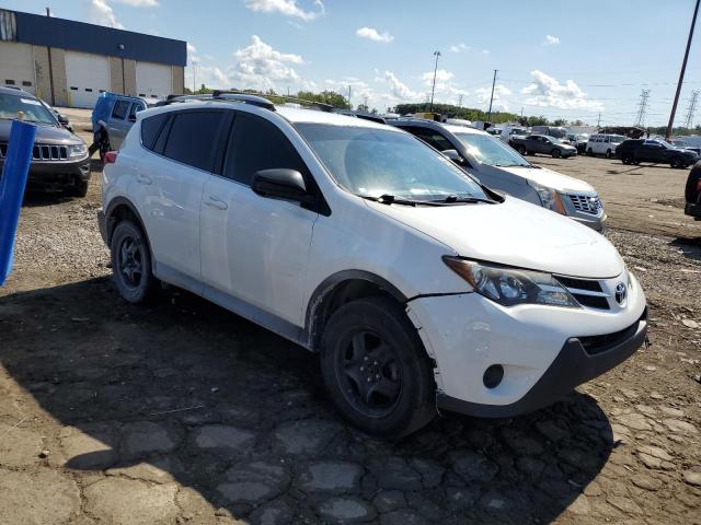 JTMBFREV9FJ044727 - 2015 TOYOTA RAV4 LE WHITE photo 4
