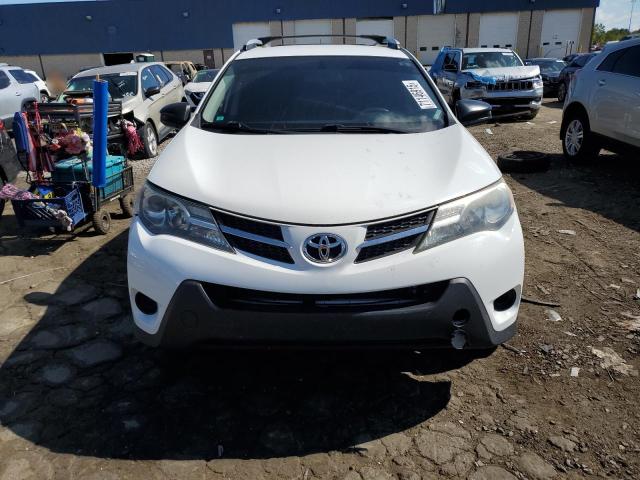 JTMBFREV9FJ044727 - 2015 TOYOTA RAV4 LE WHITE photo 5