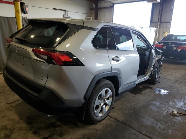 2T3G1RFV2NW321138 - 2022 TOYOTA RAV4 LE Արծաթագույն լուսանկար 3