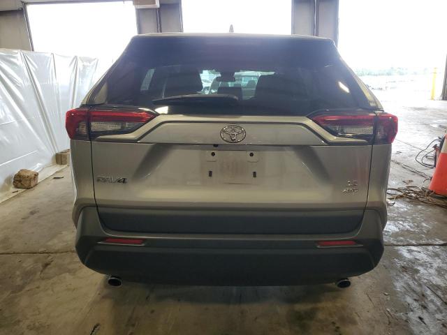 2T3G1RFV2NW321138 - 2022 TOYOTA RAV4 LE Արծաթագույն լուսանկար 6