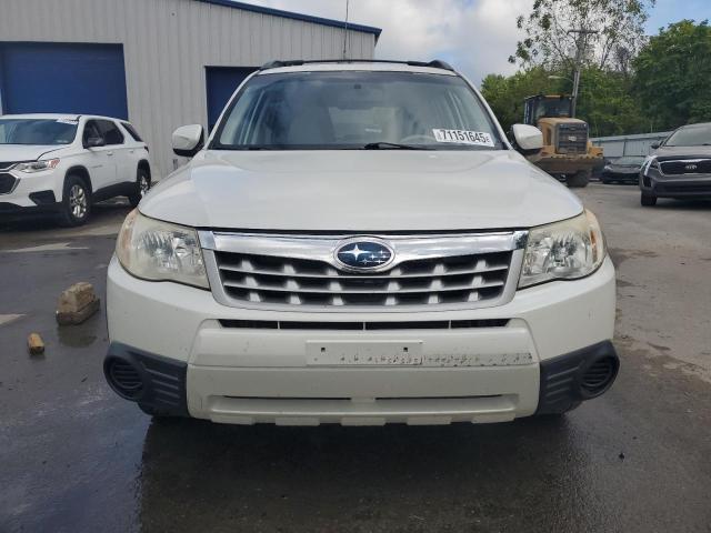 JF2SHADCXBH713764 - 2011 SUBARU FORESTER 2.5X PREMIUM WHITE photo 5