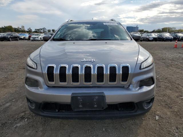 1C4PJMCB9HW557479 - 2017 JEEP CHEROKEE LATITUDE SILVER photo 5