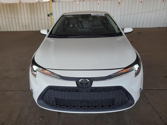 JTDEPRAE3LJ015946 - 2020 TOYOTA COROLLA LE 白色 照片 5