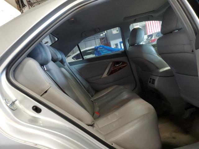 4T1BK3EK1BU627733 - 2011 TOYOTA CAMRY SE SILVER photo 10