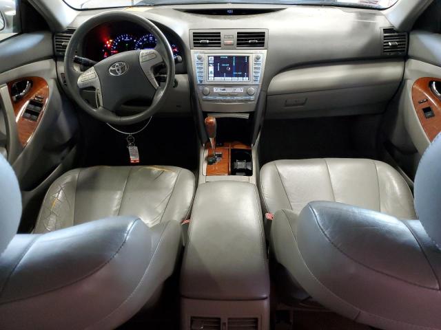 4T1BK3EK1BU627733 - 2011 TOYOTA CAMRY SE SILVER photo 8