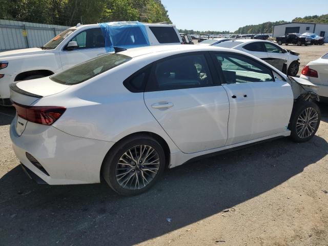 3KPF54AD2NE478472 - 2022 KIA FORTE GT LINE WHITE photo 3