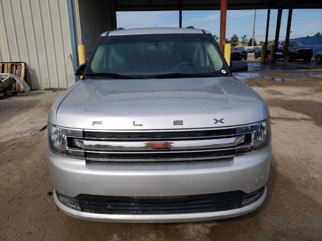 2FMGK5B85JBA14688 - 2018 FORD FLEX SE SILVER photo 5