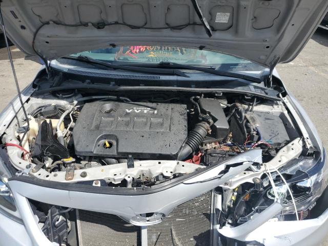 1NXBU4EE1AZ372297 - 2010 TOYOTA COROLLA BASE ვერცხლისფერი ფოტო 11