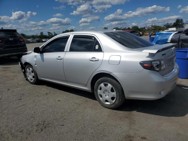 1NXBU4EE1AZ372297 - 2010 TOYOTA COROLLA BASE ვერცხლისფერი ფოტო 2