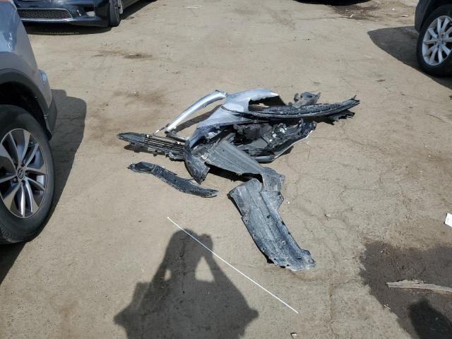 JTMRJREV5JD199022 - 2018 TOYOTA RAV4 HV LE Серебристый фото 12