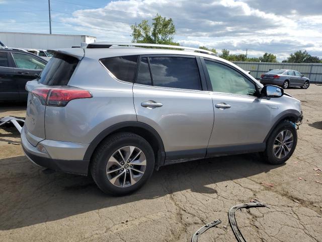 JTMRJREV5JD199022 - 2018 TOYOTA RAV4 HV LE Серебристый фото 3