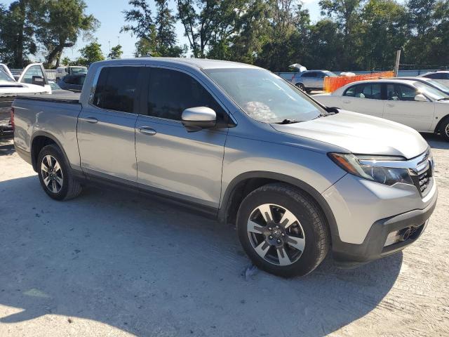 5FPYK2F64JB002946 - 2018 HONDA RIDGELINE RTL Argent photo 4