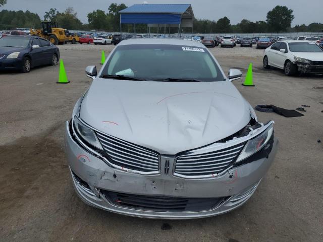 3LN6L2G98GR609554 - 2016 LINCOLN MKZ SILVER photo 5