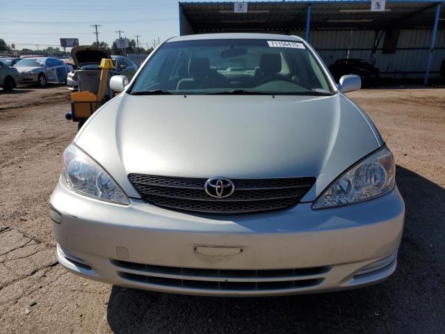 JTDBE32K940272997 - 2004 TOYOTA CAMRY LE SILVER photo 5