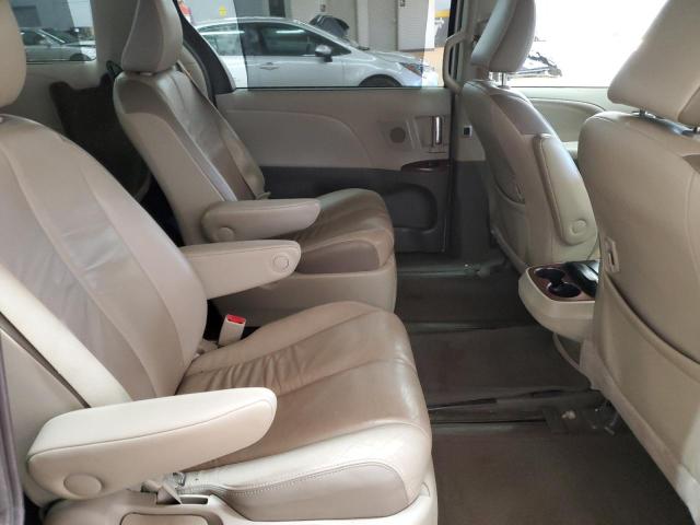 5TDYK3DC1CS268494 - 2012 TOYOTA SIENNA XLE Beyaz fotoğraf 11