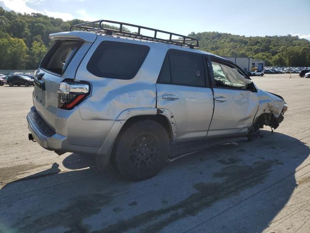 JTEBU5JR6G5373690 - 2016 TOYOTA 4RUNNER SR5/SR5 PREMIUM Gümüş foto 3