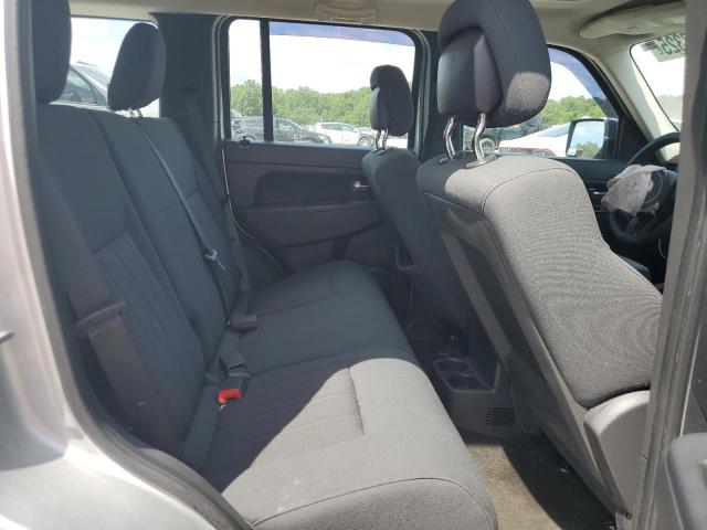 1C4PJMAK5CW146995 - 2012 JEEP LIBERTY SPORT 银色 照片 10