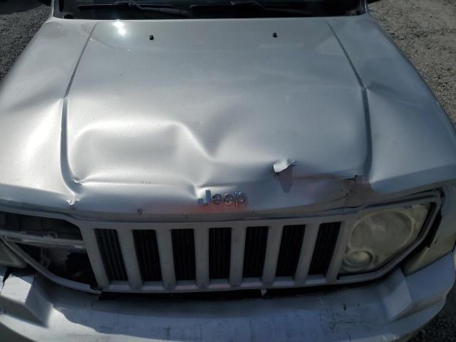 1C4PJMAK5CW146995 - 2012 JEEP LIBERTY SPORT 银色 照片 11