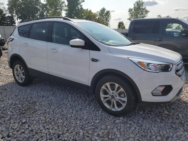 1FMCU9GDXJUC86069 - 2018 FORD ESCAPE SE WHITE photo 4