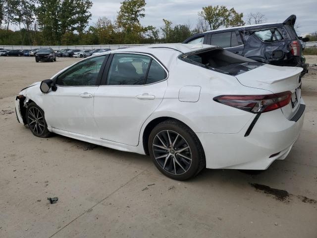 4T1T11AK0PU814678 - 2023 TOYOTA CAMRY SE NIGHT SHADE WHITE photo 2