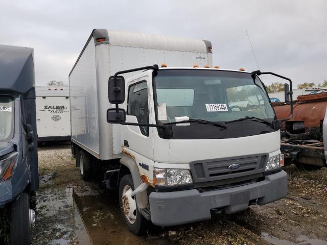 3FRML55Z06V247986 - 2006 FORD LOW CAB FO LCF550 WHITE photo 4