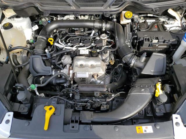 MAJ3P1TE2JC172672 - 2018 FORD ECOSPORT SE WHITE photo 11