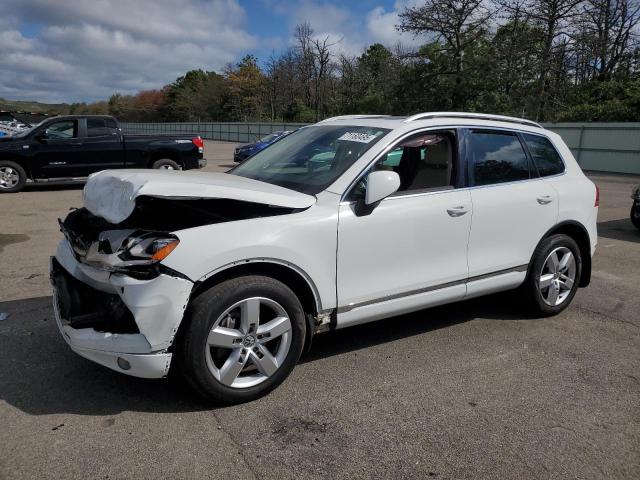 2013 VOLKSWAGEN TOUAREG V6, 