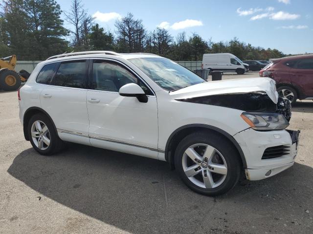 WVGEF9BP5DD012318 - 2013 VOLKSWAGEN TOUAREG V6 白色 照片 4