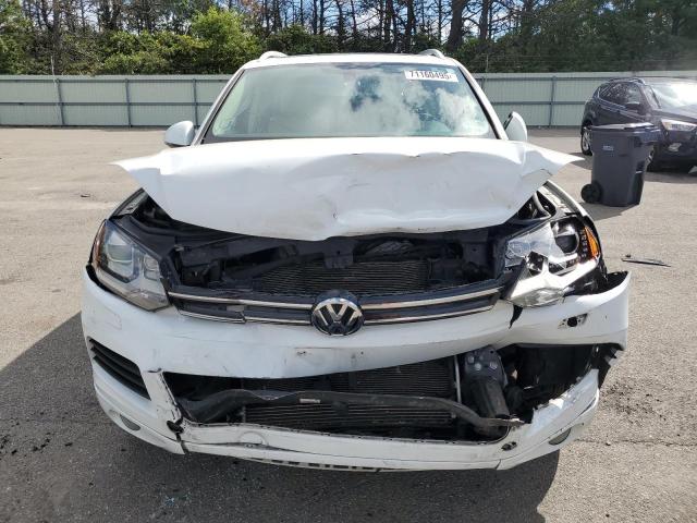 WVGEF9BP5DD012318 - 2013 VOLKSWAGEN TOUAREG V6 白色 照片 5