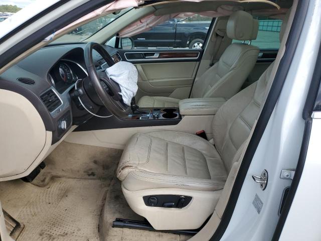 WVGEF9BP5DD012318 - 2013 VOLKSWAGEN TOUAREG V6 白色 照片 7