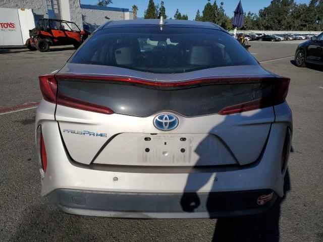 JTDKARFP6H3064567 - 2017 TOYOTA PRIUS PRIM SILVER photo 6
