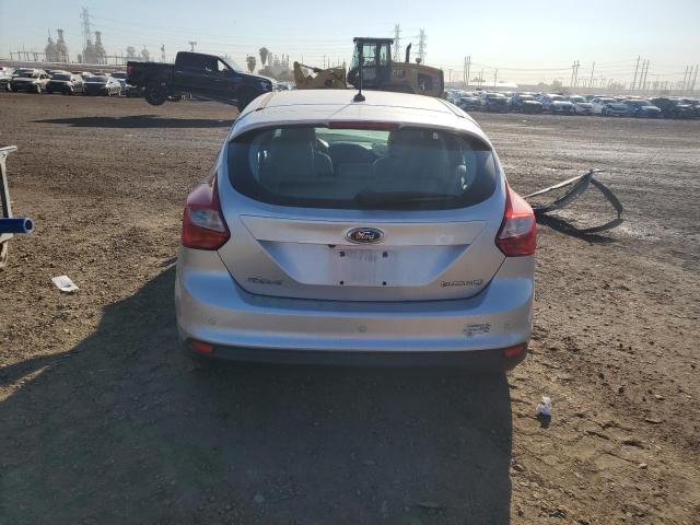 1FADP3R45DL139880 - 2013 FORD FOCUS BEV SILVER photo 6