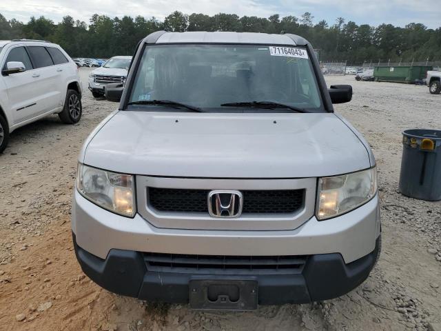 5J6YH2H75BL003870 - 2011 HONDA ELEMENT EX SILVER photo 5