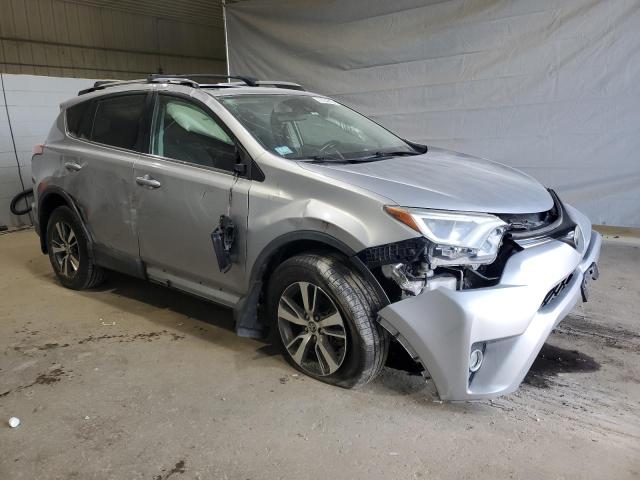 2T3RFREV3HW602039 - 2017 TOYOTA RAV4 XLE SILVER photo 4