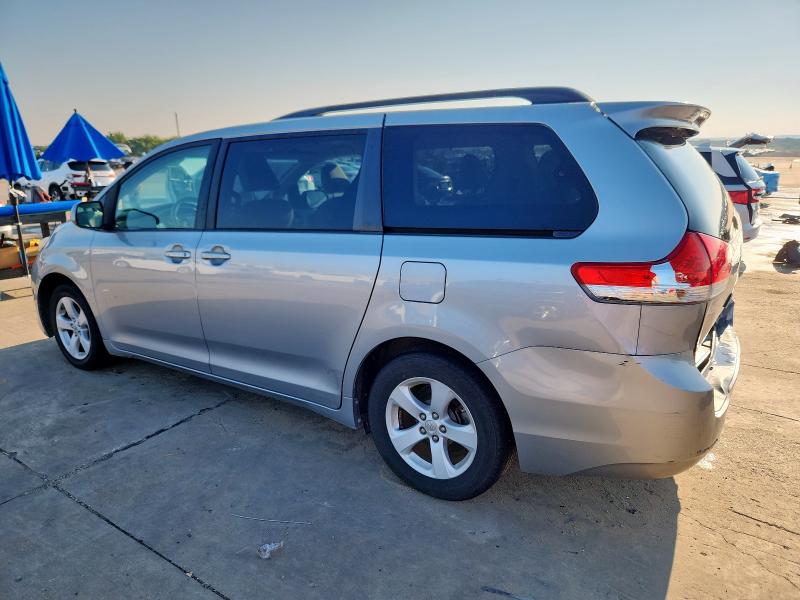 5TDKK3DC3BS085697 - 2011 TOYOTA SIENNA LE Gümüş foto 2
