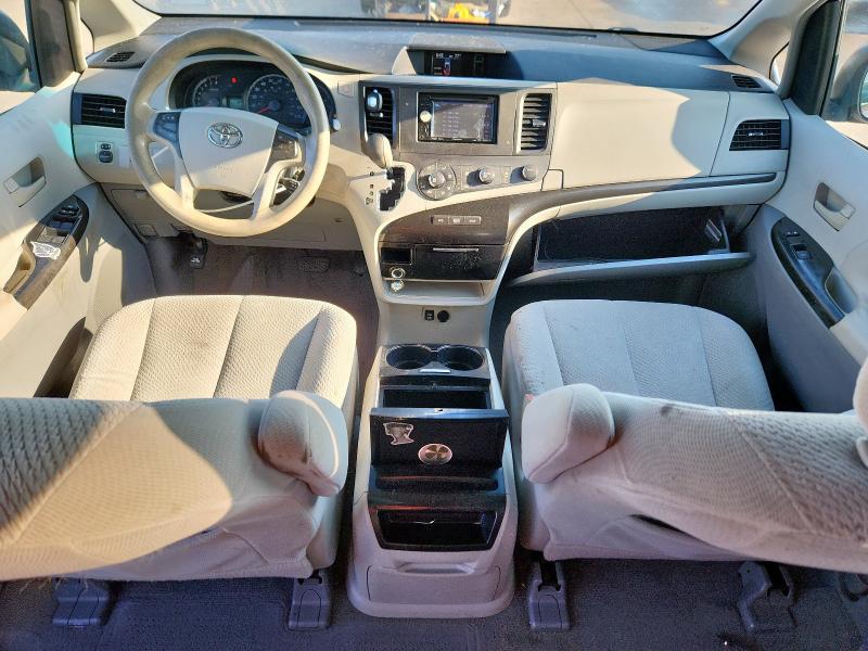 5TDKK3DC3BS085697 - 2011 TOYOTA SIENNA LE Gümüş foto 8