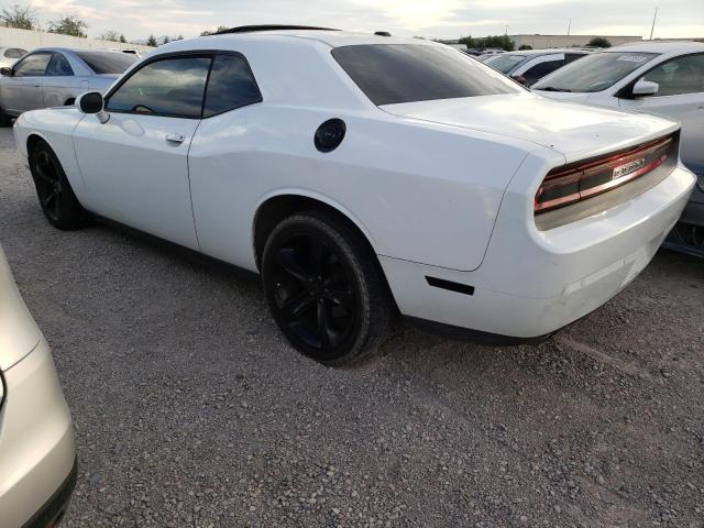 2C3CDYAG6EH233125 - 2014 DODGE CHALLENGER SXT WHITE photo 2