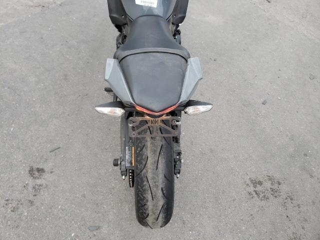 JKAEXEJ14JDA02993 - 2018 KAWASAKI EX650 J 黑色 照片 6