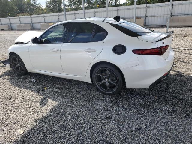 ZARFAEEN1J7597733 - 2018 ALFA ROMEO GIULIA TI Q4 WHITE photo 2