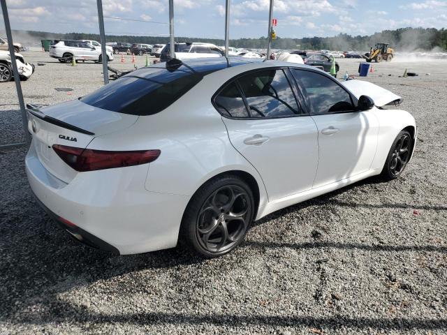 ZARFAEEN1J7597733 - 2018 ALFA ROMEO GIULIA TI Q4 WHITE photo 3